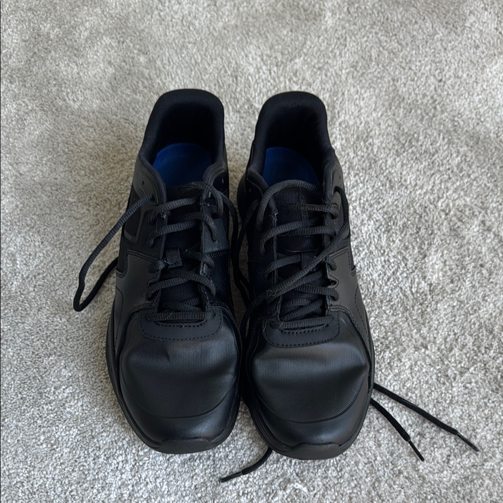 Men's Black Athletic Shoes